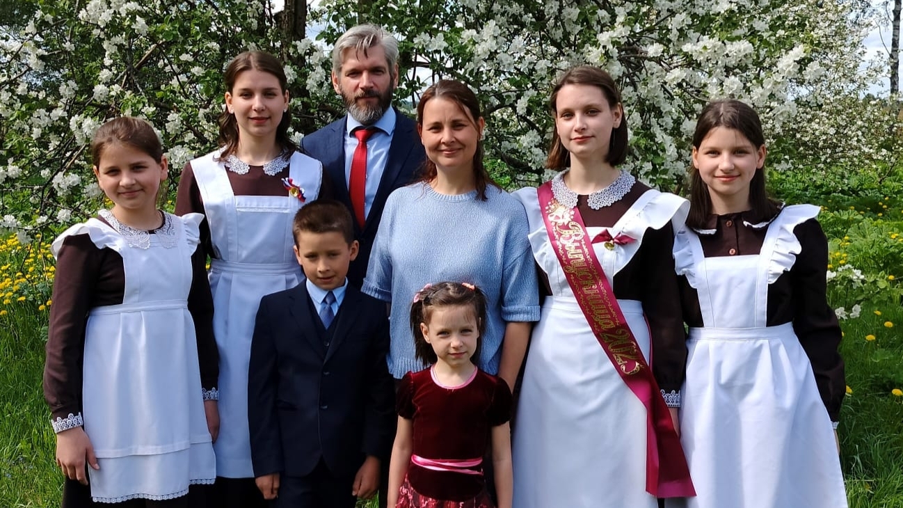 Семейную пару в Ярославской области удостоили медали ордена «Родительская слава»