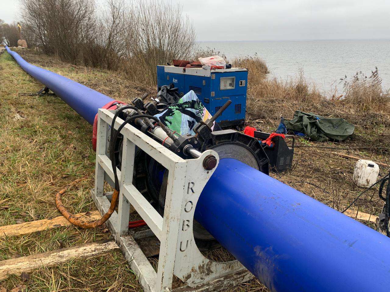 Сети водоотведения на набережной озера Неро в Ярославской области меняют экологичным способом