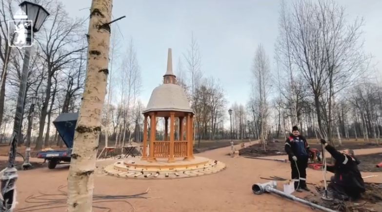 В Петропавловском парке Ярославля воссоздали историческую беседку