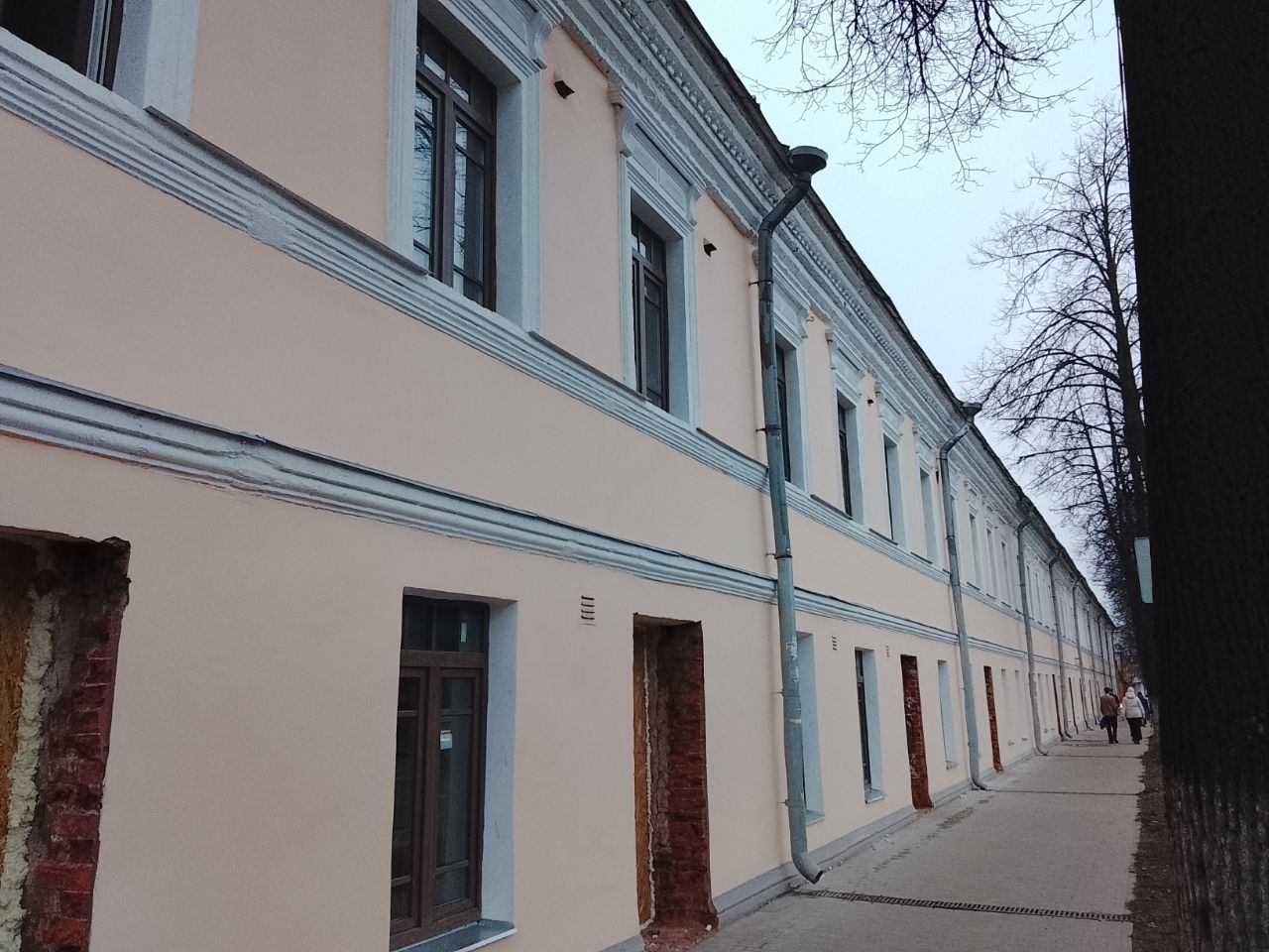 Началась реставрация производственного корпуса табачной фабрики Дунаевых в Ярославле