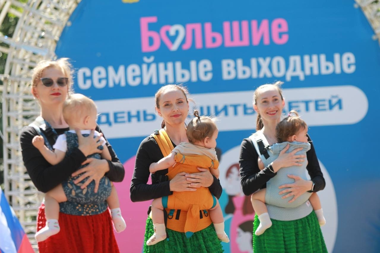 Выплата в размере 300 тысяч рублей при рождении третьего и последующих детей вводится в Ярославской области