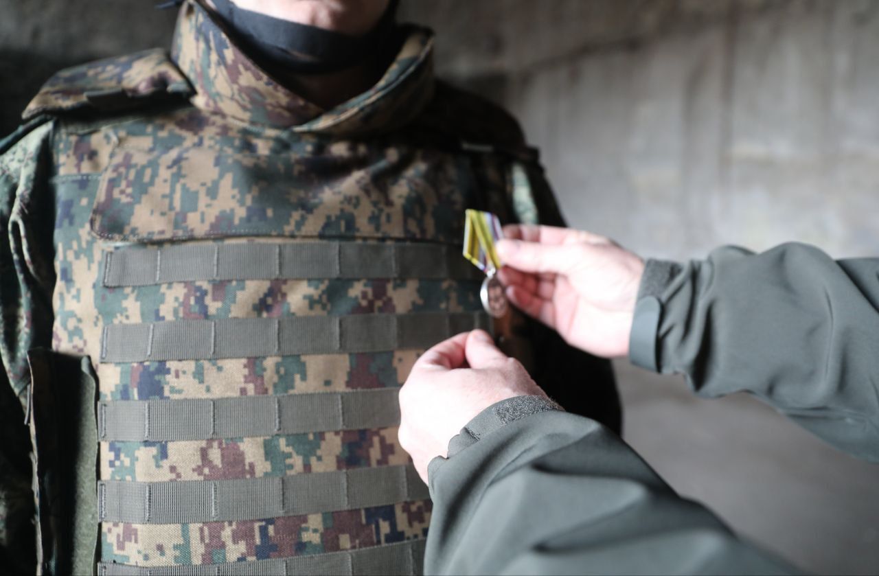 ​Шестеро ярославцев удостоены региональных медалей «Честь и слава»