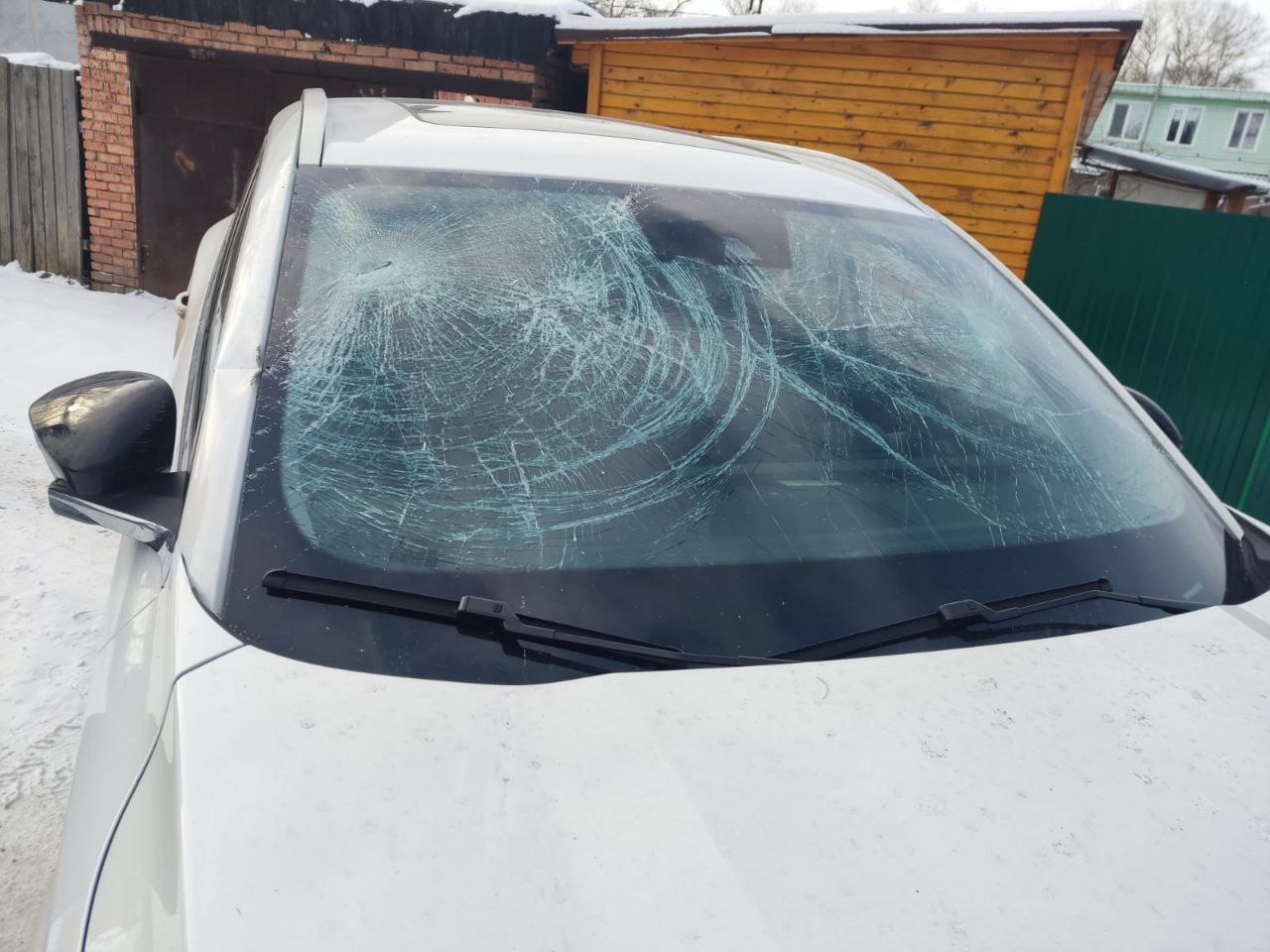 Ярославец поджег и повредил машину бывшей