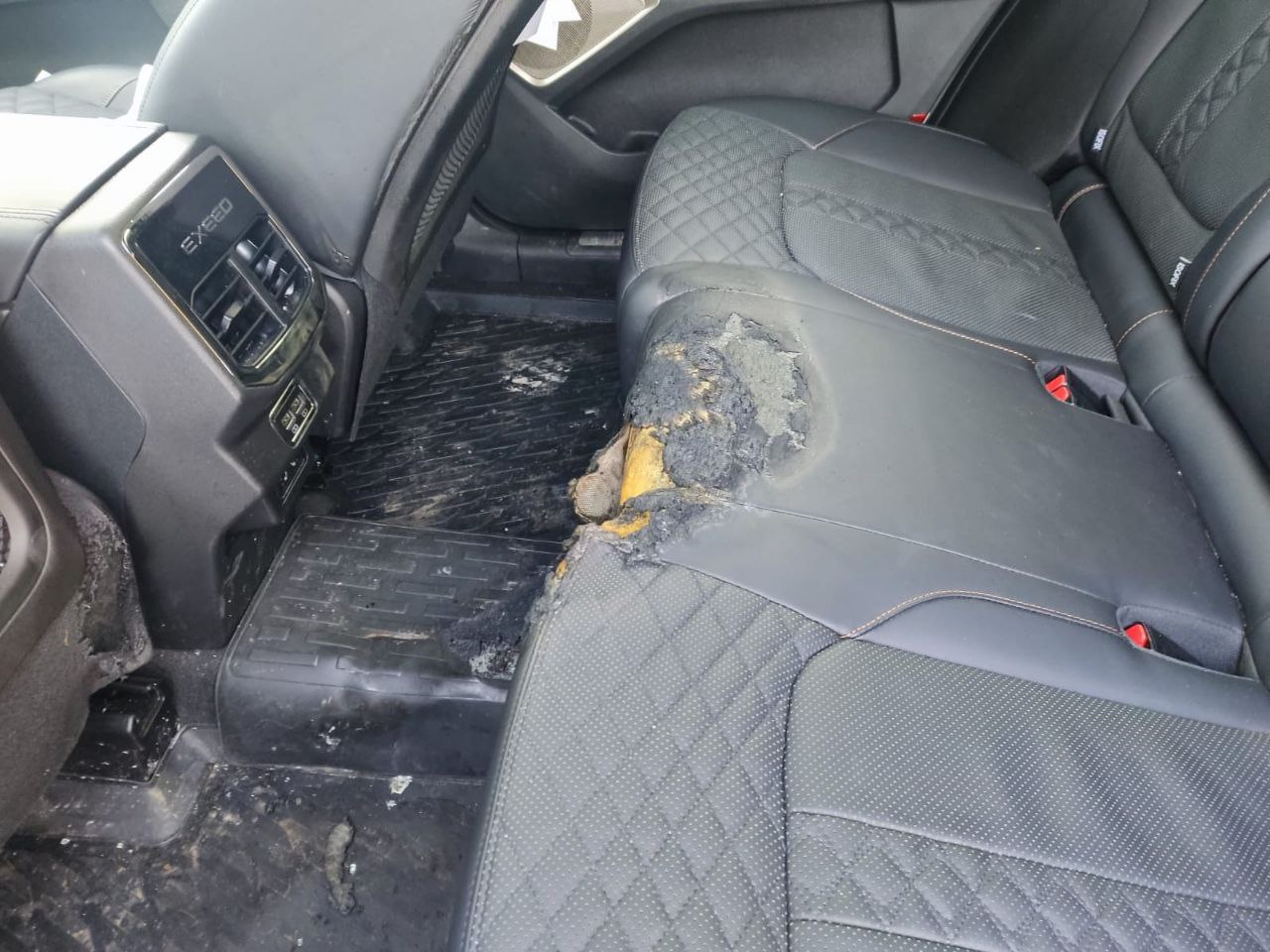 Ярославец поджег и повредил машину бывшей