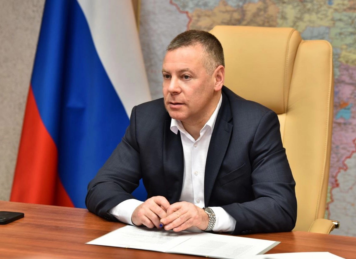 Михаил Евраев поручил обеспечить качество работы уличного освещения во всех округах