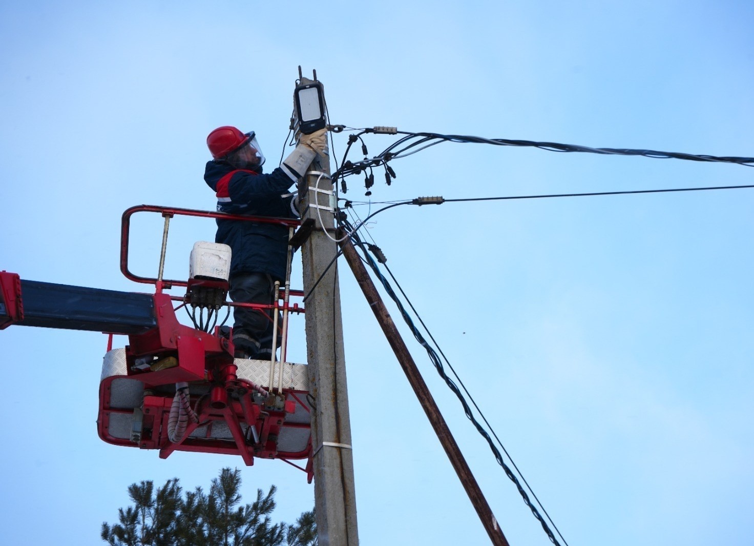 ​Михаил Евраев поручил обеспечить качество работы уличного освещения во всех округах