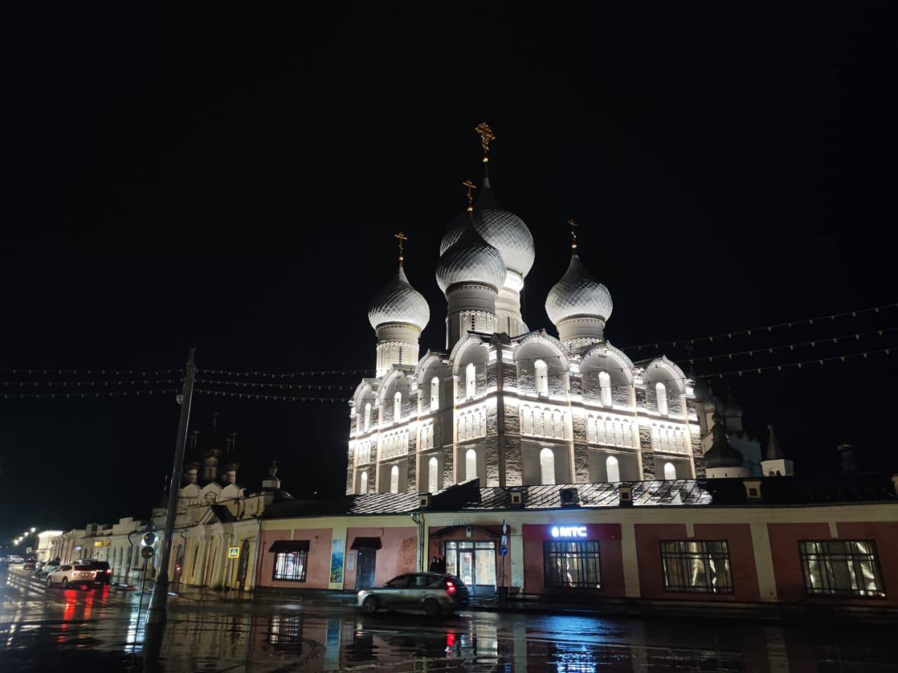 Даманский мост в Ярославле и объекты Ростовского кремля украшают подсветкой