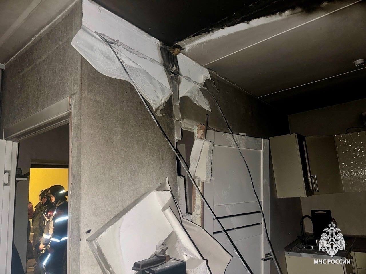 Выбило окна на лоджии: названа причина хлопка в многоэтажке под Ярославлем