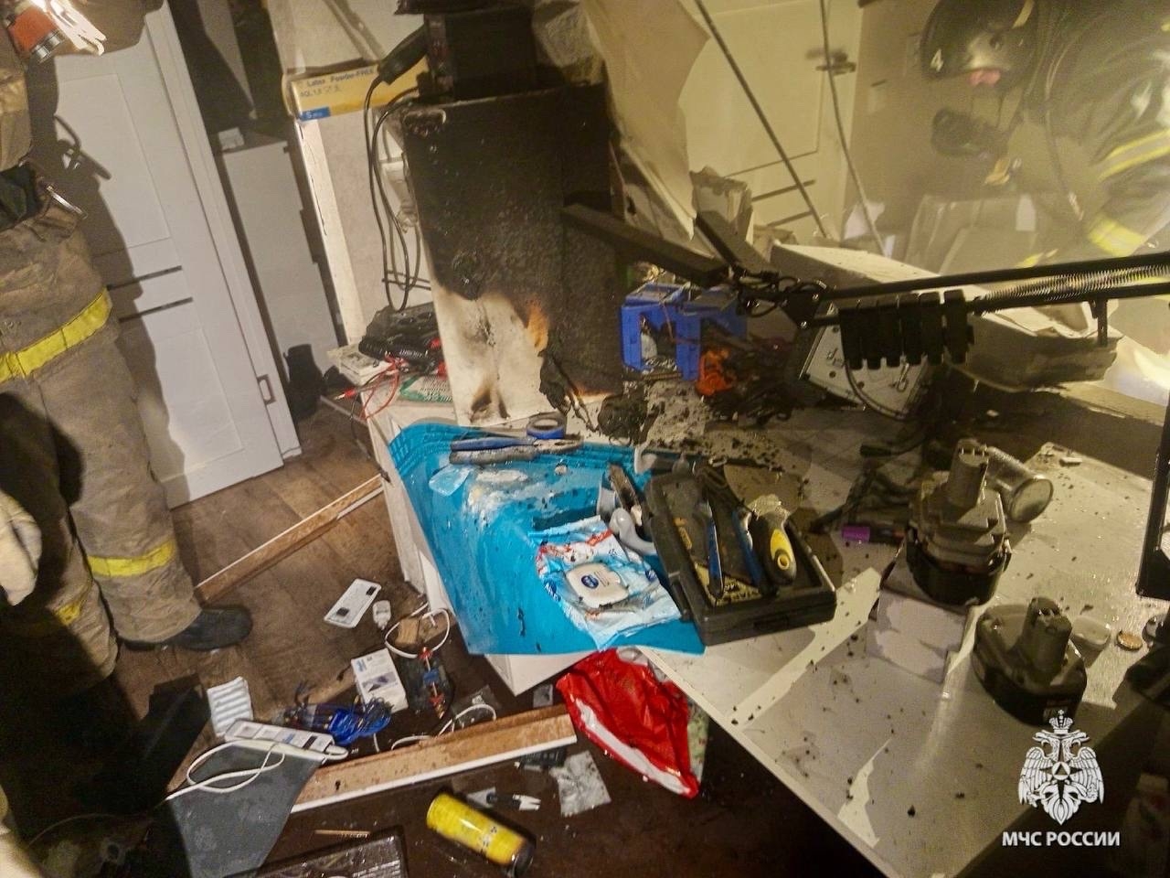 Выбило окна на лоджии: названа причина хлопка в многоэтажке под Ярославлем