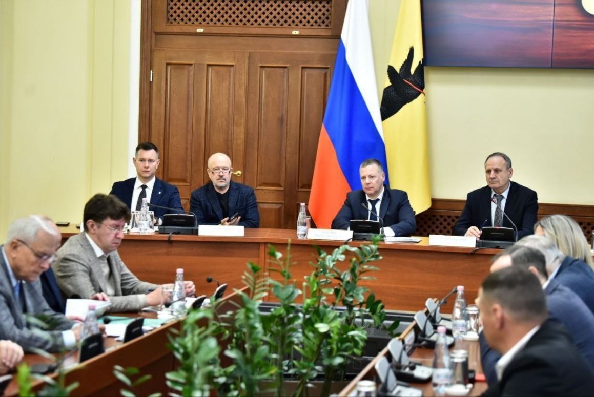 Михаил Евраев обсудил проект регионального бюджета с членами фракции «Единая Россия» областной Думы