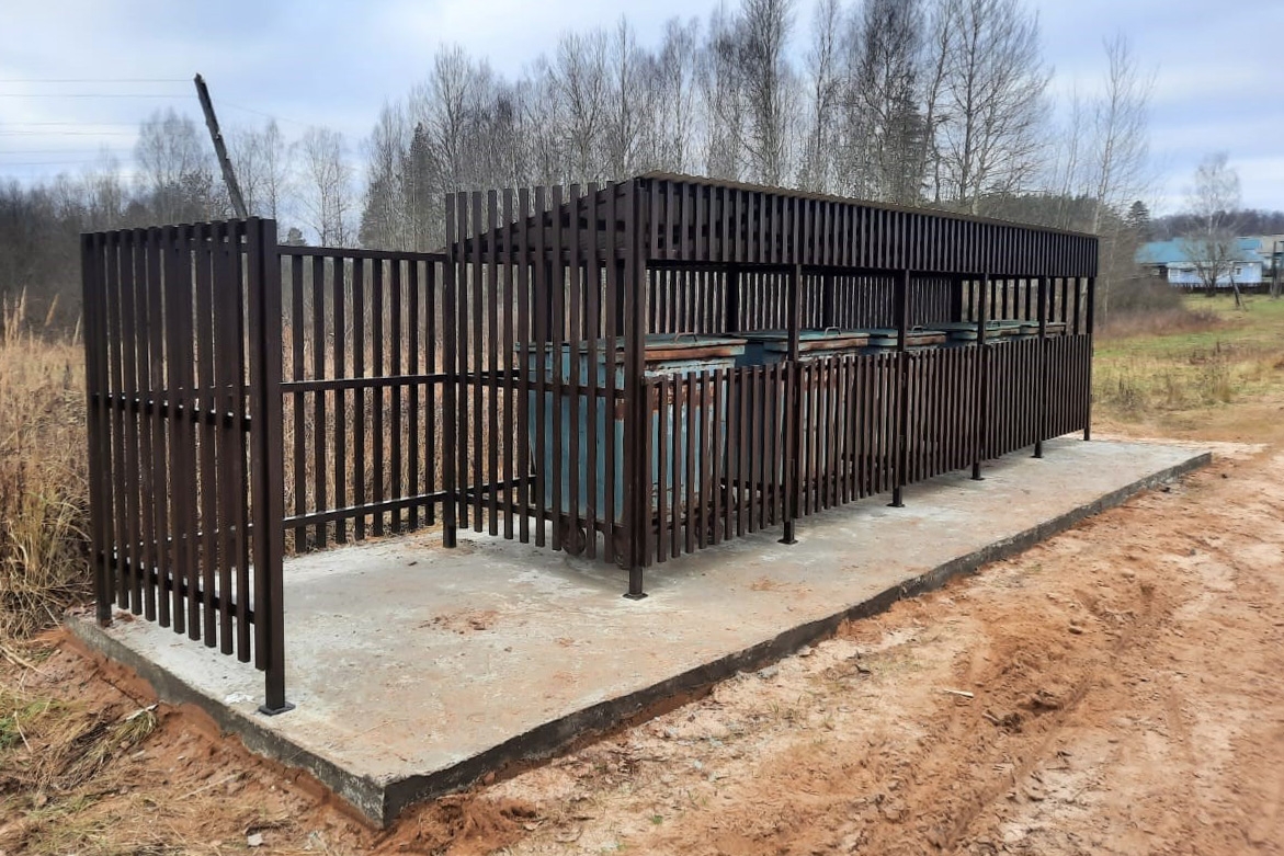 В центре трудовой адаптации осужденных в Ярославской области изготовили контейнерные площадки