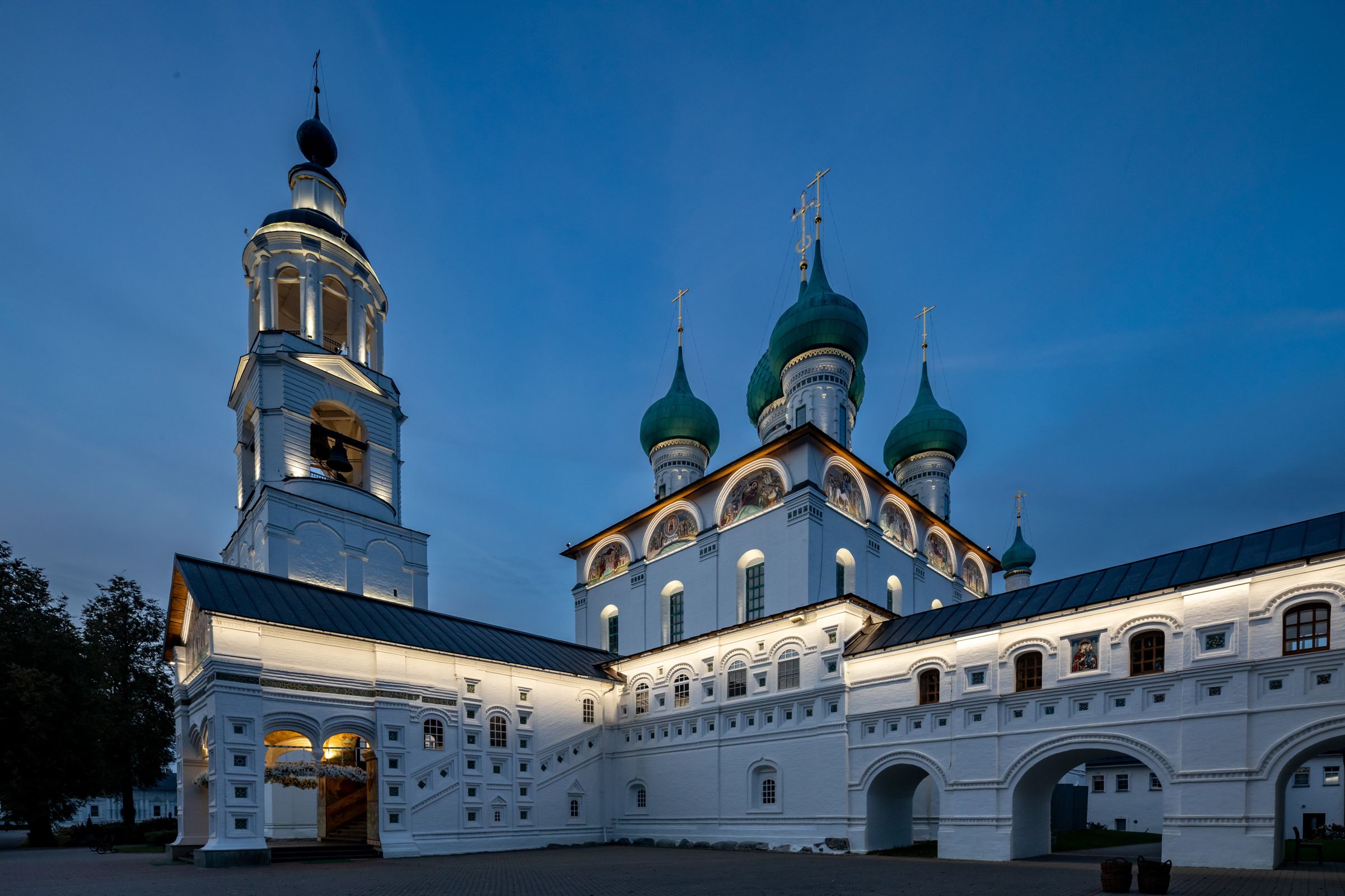 В Ярославле завершили проект архитектурно-художественной подсветки Введенского собора