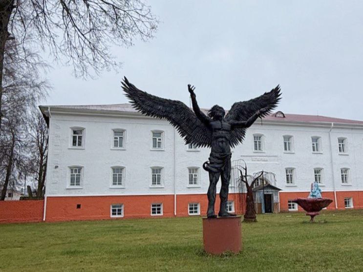 ​Собственник восстанавливает Мышкинский тюремный замок в Ярославской области