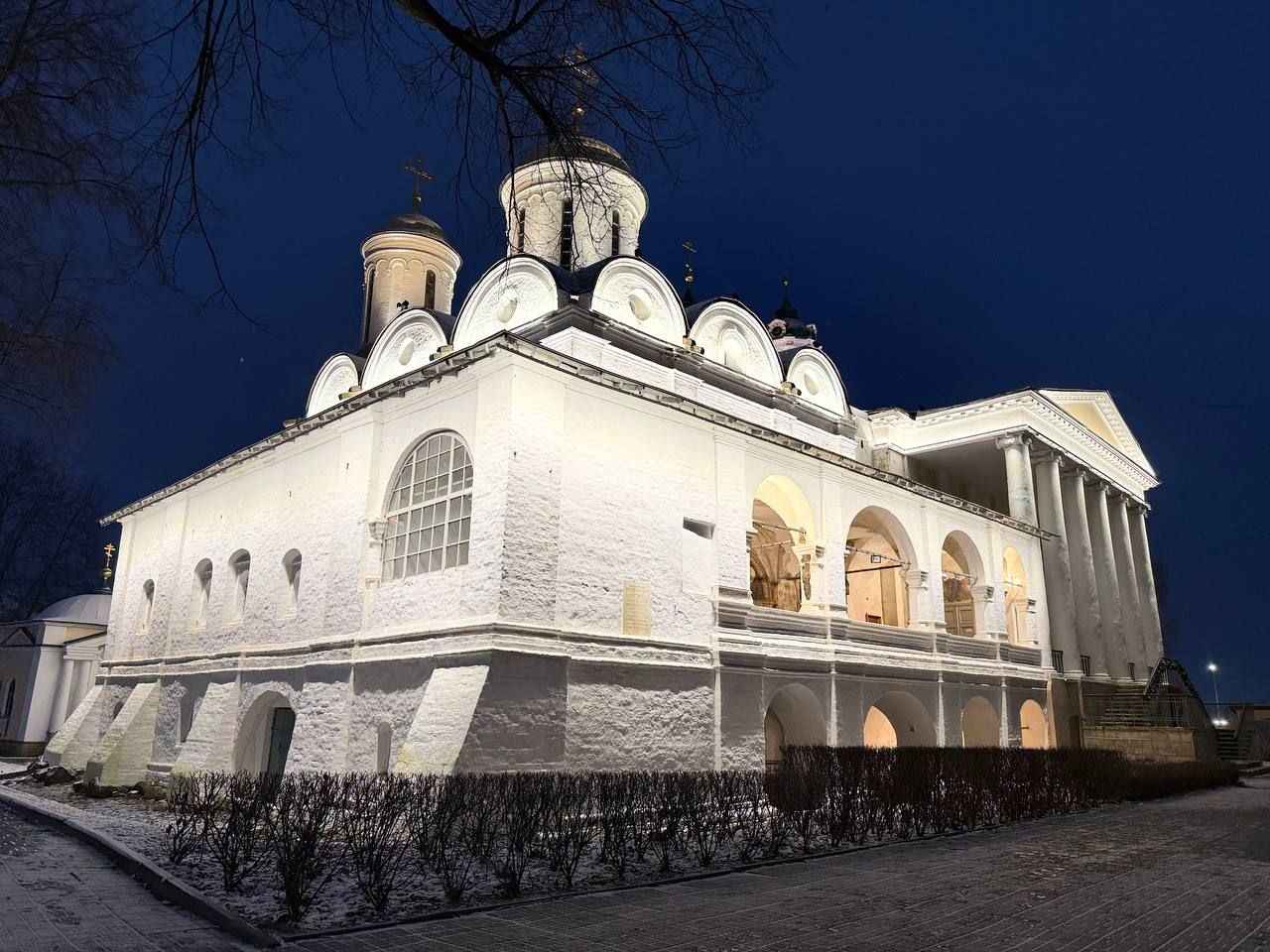 Архитектурная подсветка впервые украсила два ключевых памятника Ярославского кремля