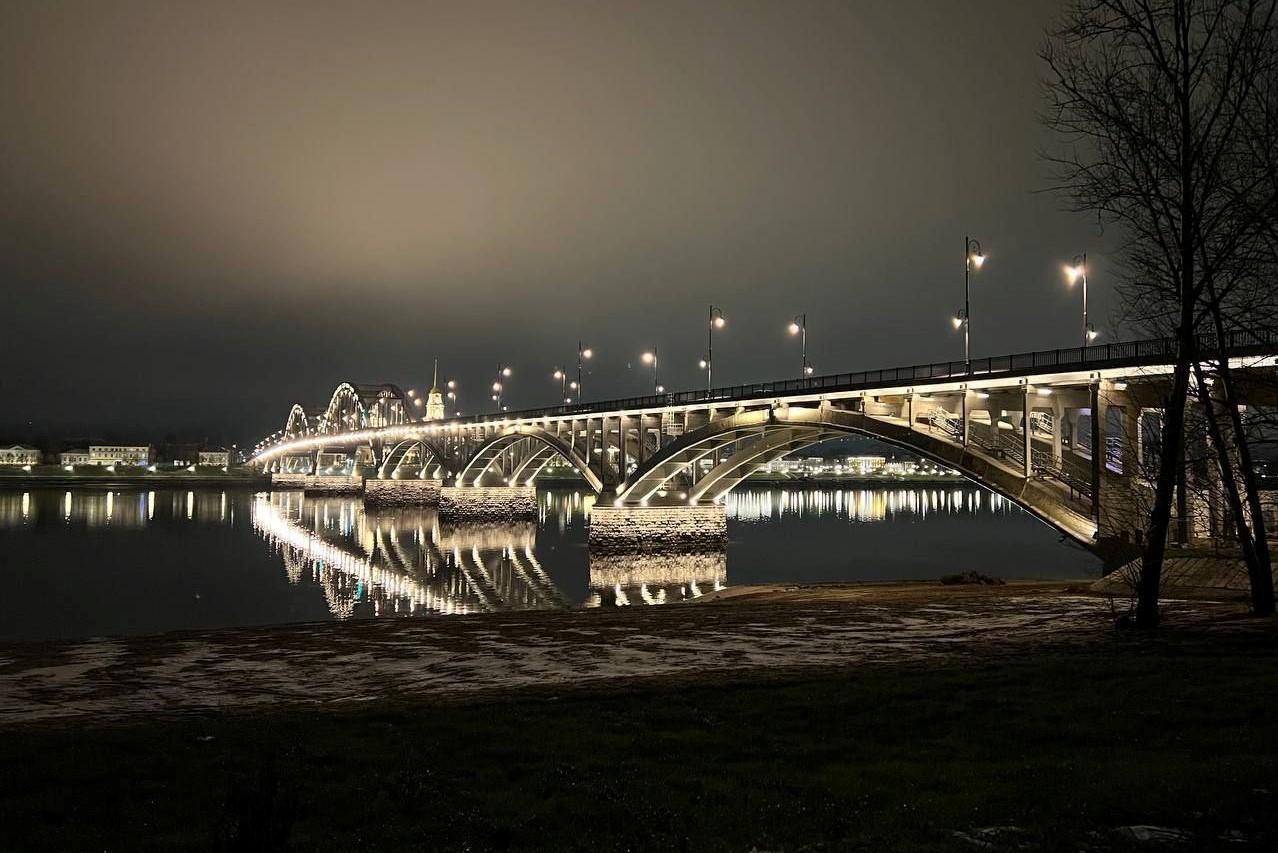 Около 50 зданий и сооружений региона в этом году украшены архитектурно-художественной подсветкой
