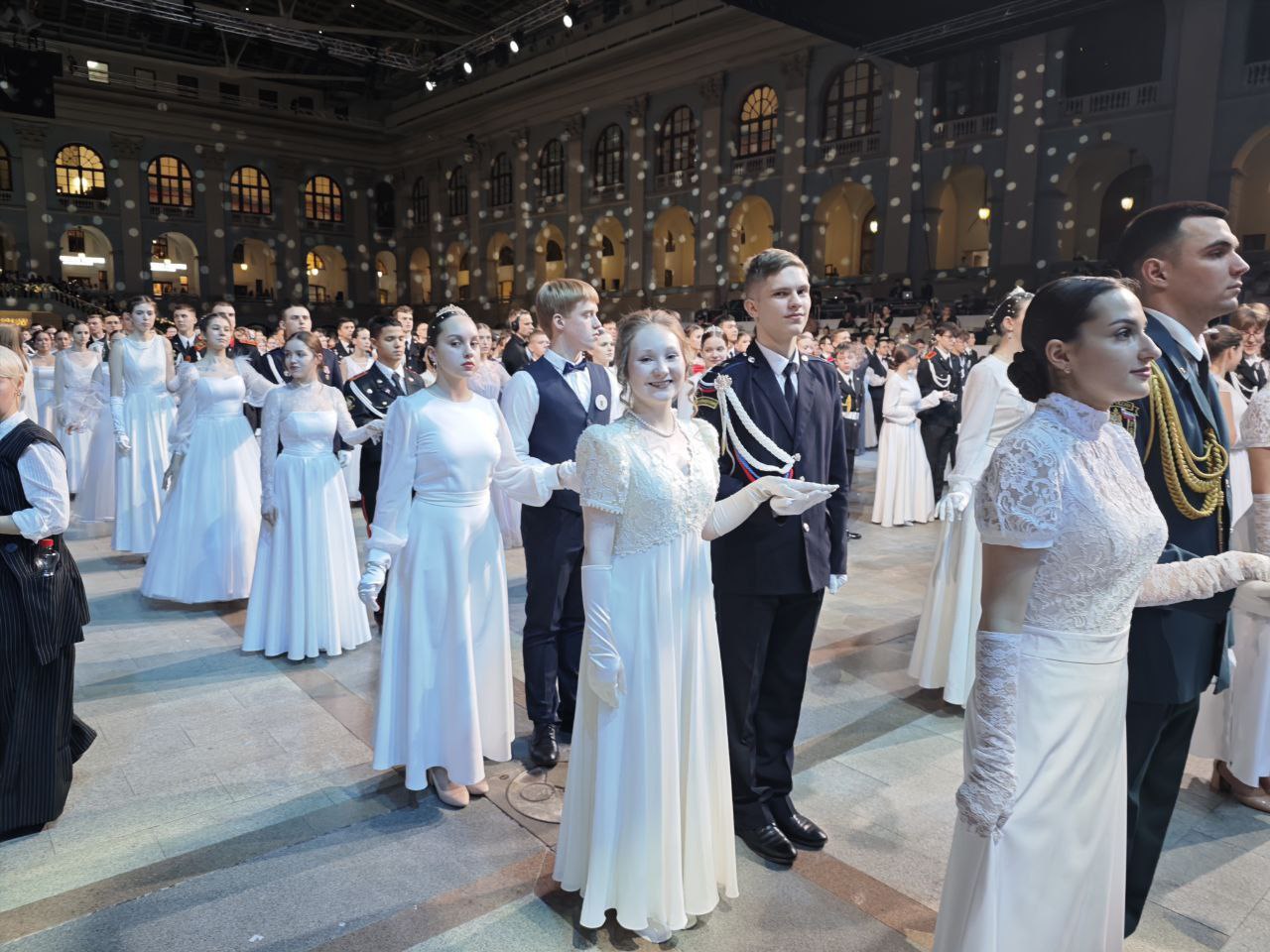 Ярославские школьники выступили на кремлевском кадетском балу