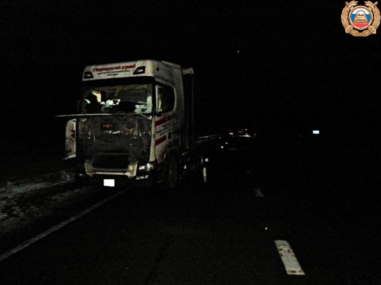 В Ярославской области на трассе «Золотое кольцо» столкнулись легковушка и фура