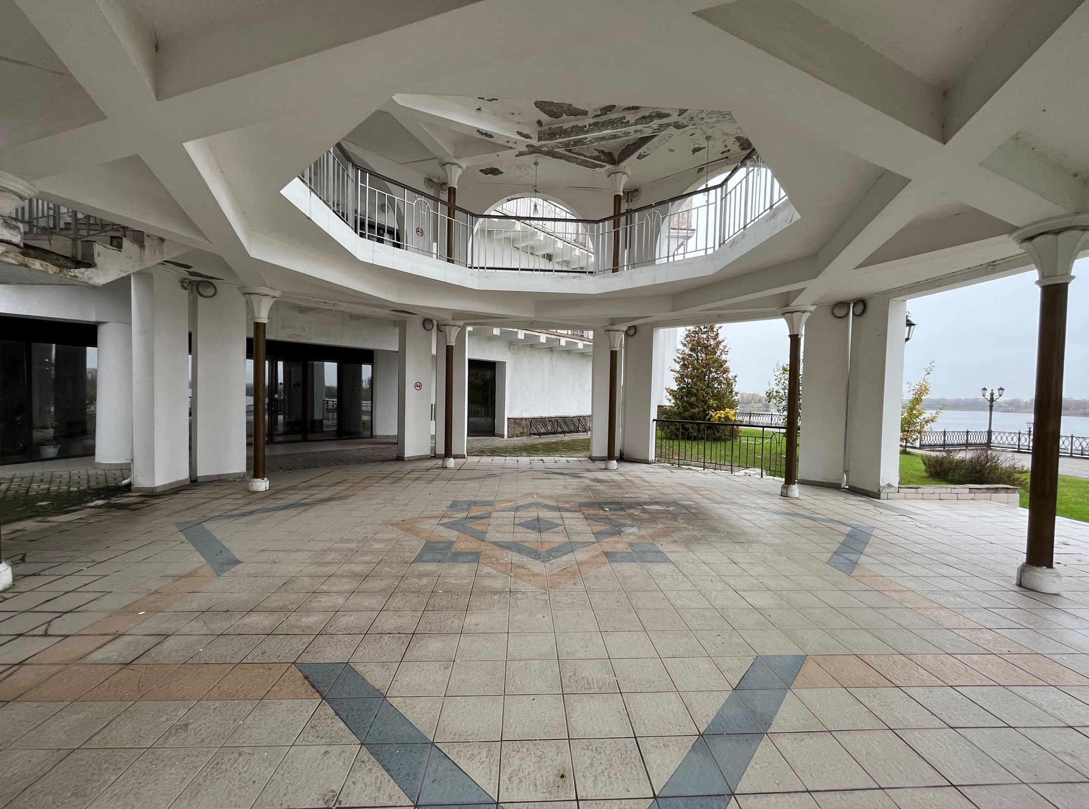 К продаже гостиничного комплекса в Угличе добавили еще один земельный участок