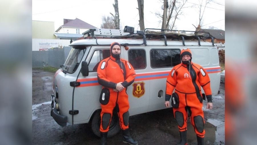 В Ярославской области спасли рыбака из опрокинувшейся лодки