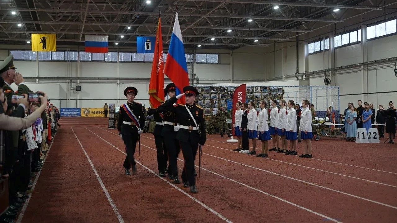 Более 500 ярославских школьников посвятили в юнармейцы в День Конституции России