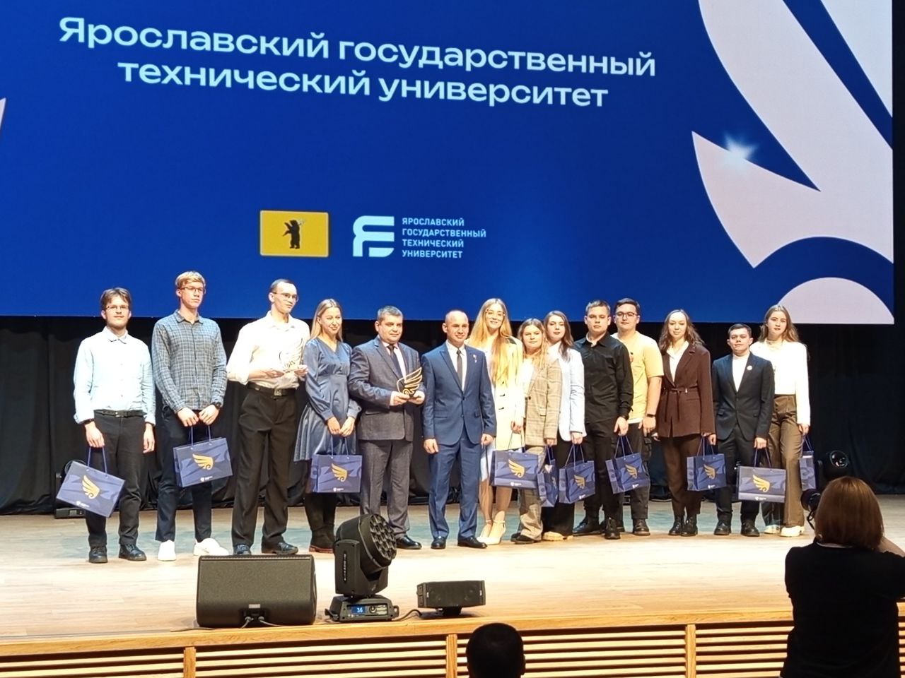 Более 50 студентов ярославских вузов стали стипендиатами Президента и Правительства РФ