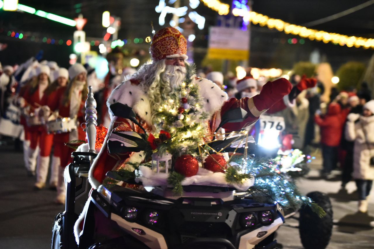 «НаШествие Дедов Морозов» в Рыбинске собрало более 20 тысяч участников и зрителей