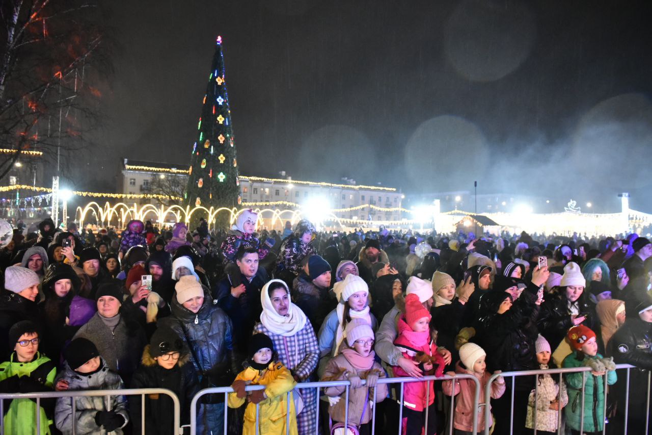 «НаШествие Дедов Морозов» в Рыбинске собрало более 20 тысяч участников и зрителей