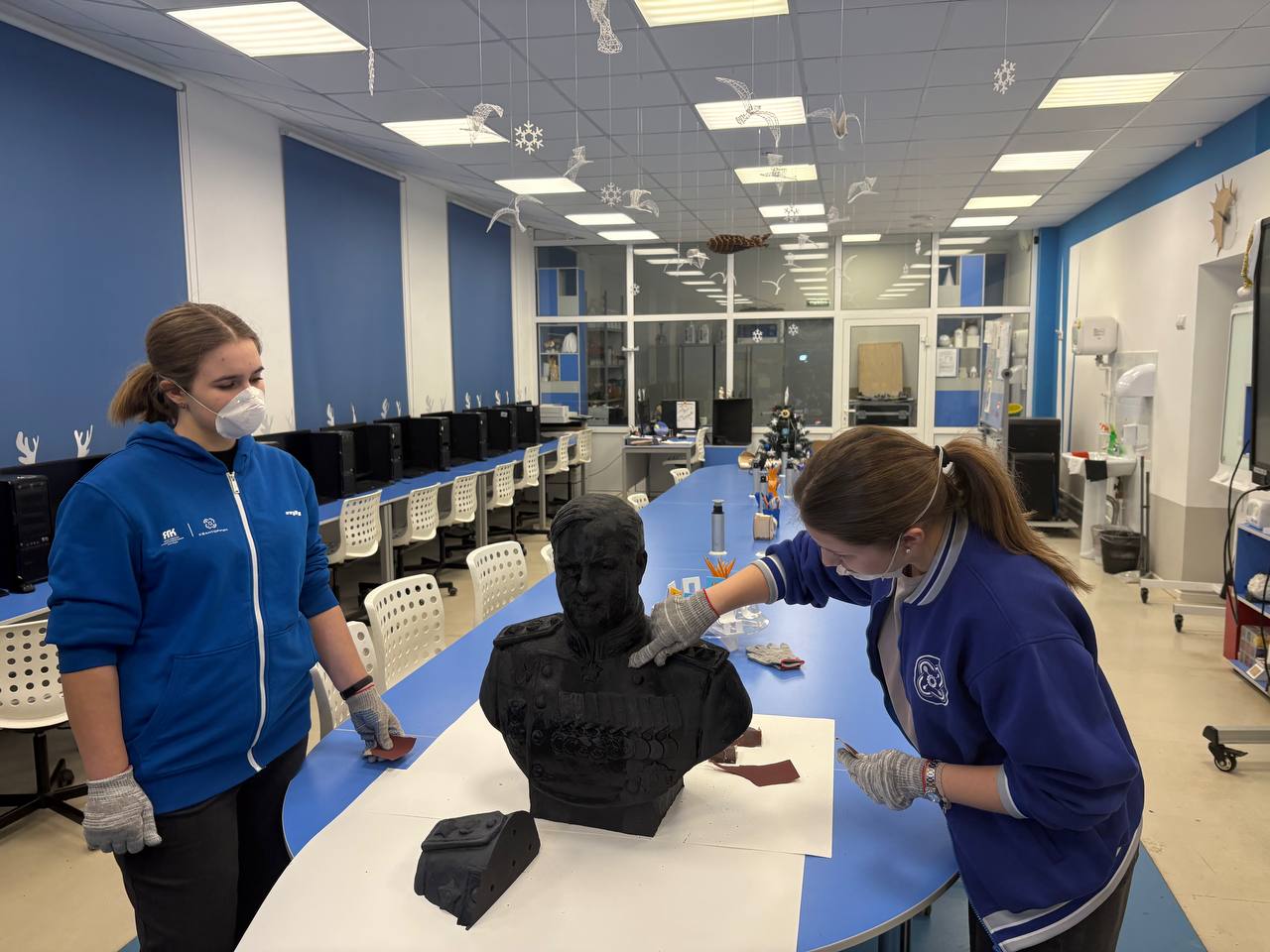 ​Изготовленный ярославскими кванторианцами бюст маршала Толбухина установят в Акимовском округе