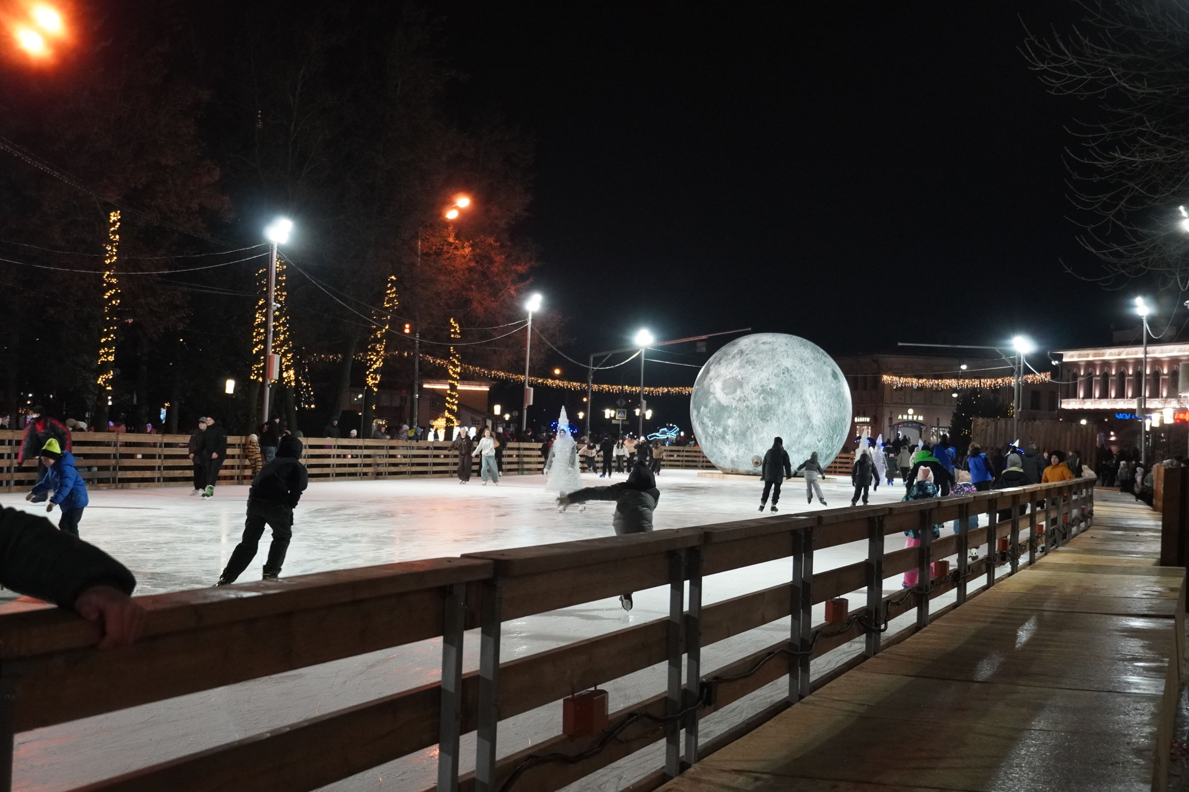 ​Ледовые катки в выходные открывают в округах Ярославской области