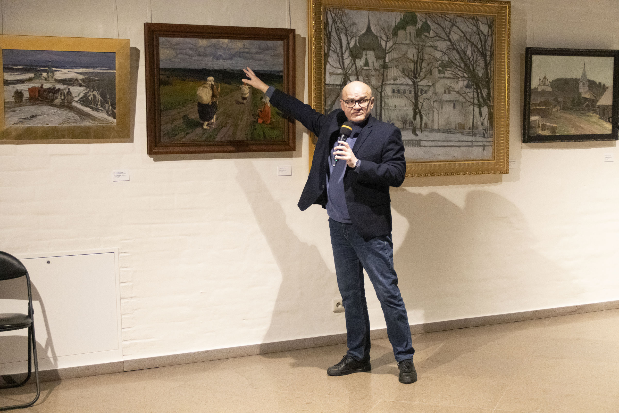 ​Выставка «Пути/дороги» открылась в Ростовском кремле в Ярославской области