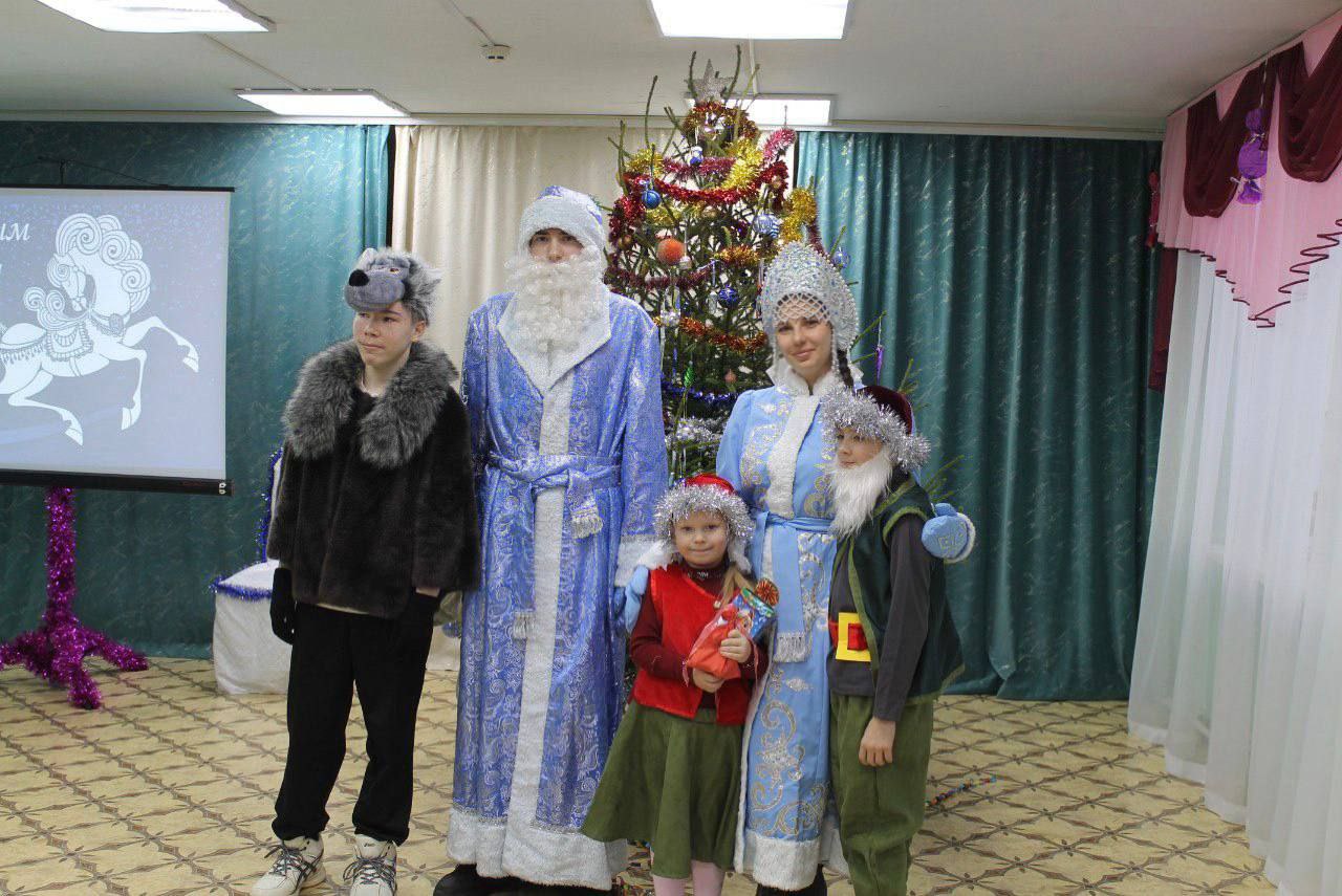 Накануне Нового года энергетики «Ярэнерго» подарили праздник детям