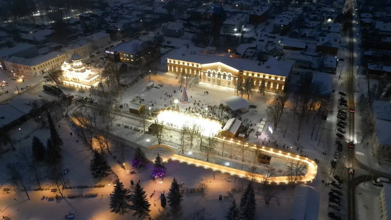 Специалисты «Ярэнерго» обеспечили электроэнергией катки в Ярославской области