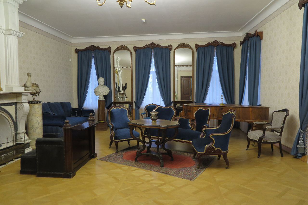 Посетители музея-заповедника «Карабиха» могут побывать в личных комнатах Николая Некрасова