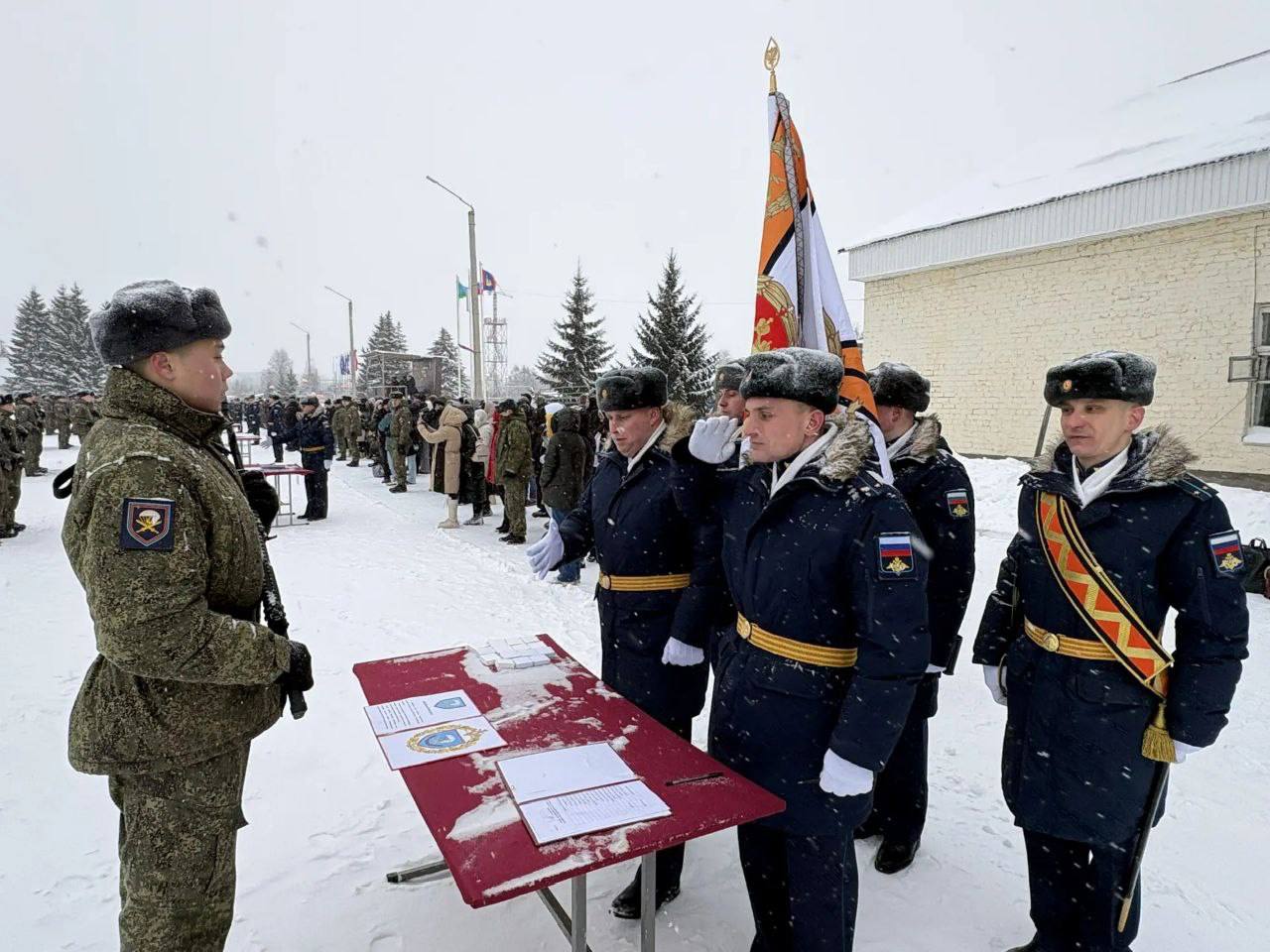 В 299-м гвардейском парашютно-десантном полку прошла первая военная присяга