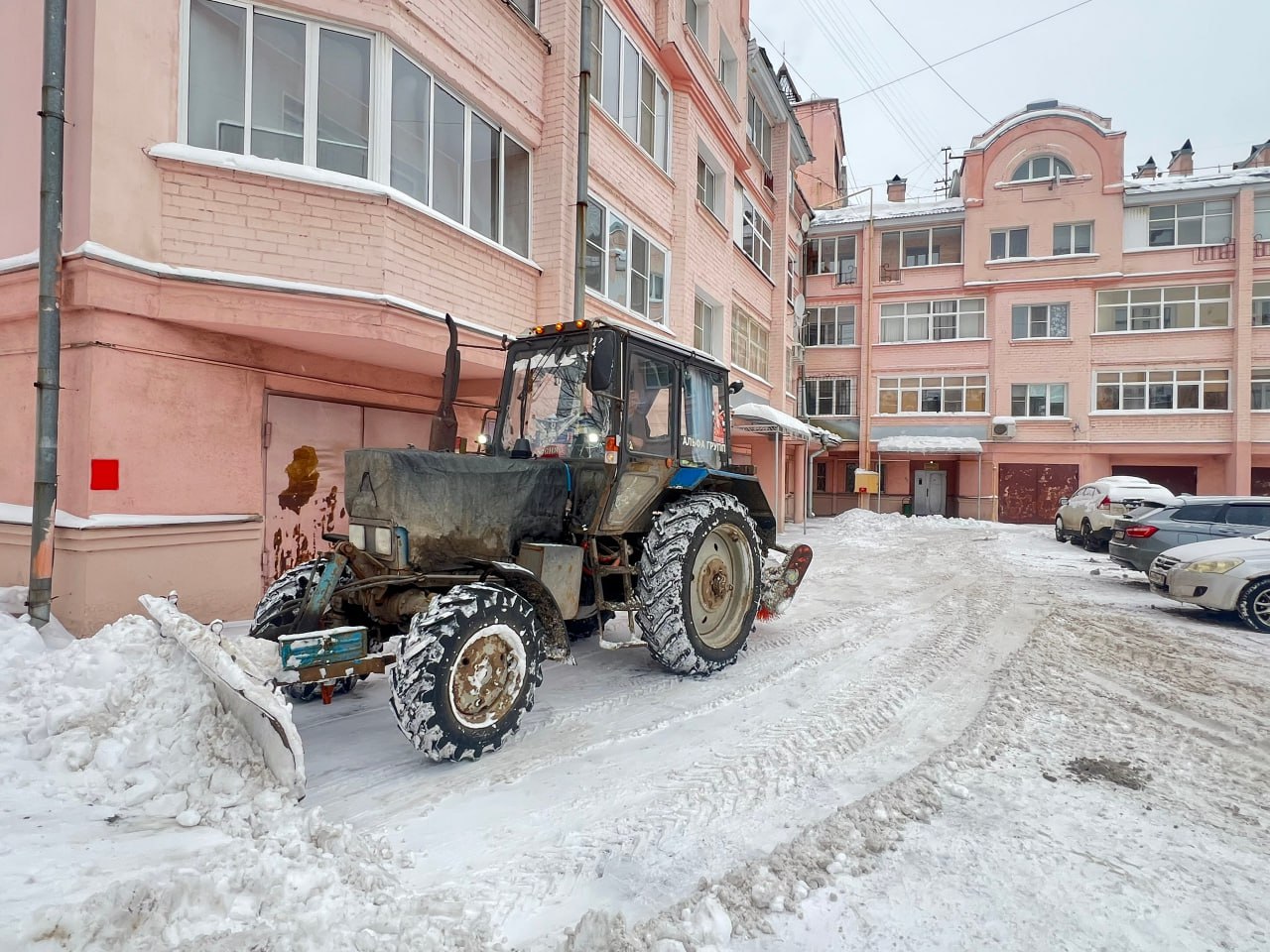 В Красноперекопском районе Ярославля проверили уборку дворов от снега