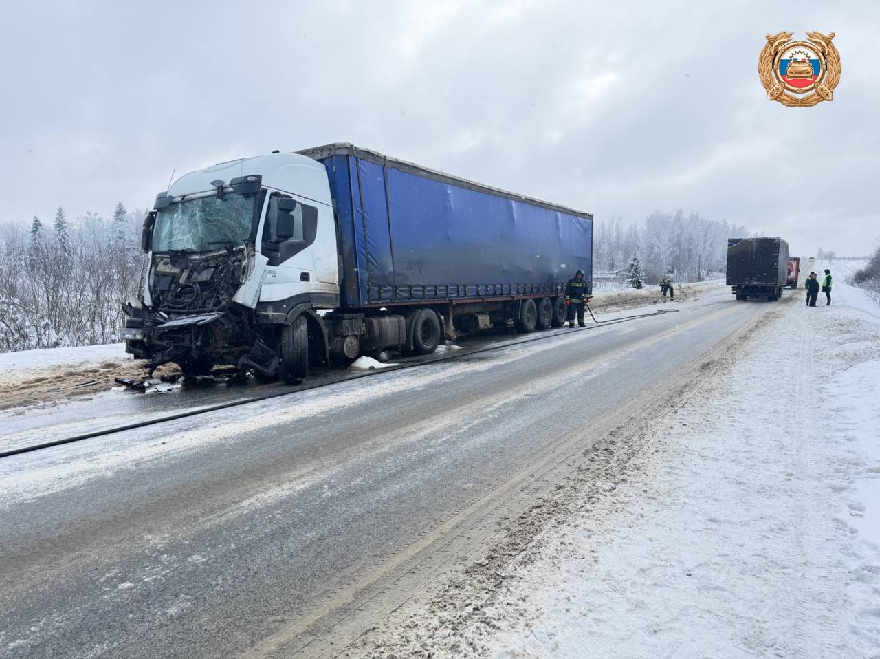 В Ярославской области при столкновении двух фур разлился бензин