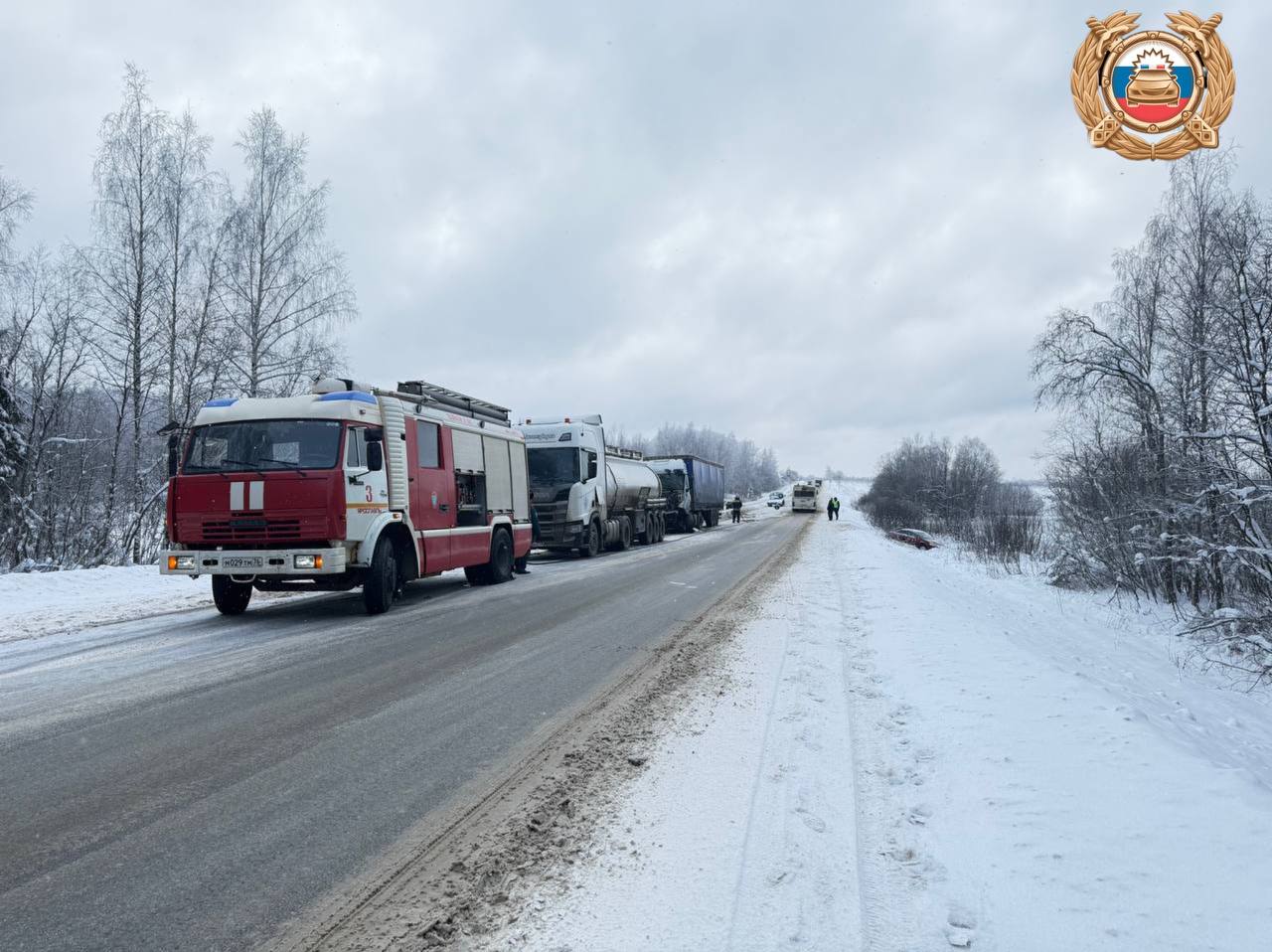 В Ярославской области при столкновении двух фур разлился бензин