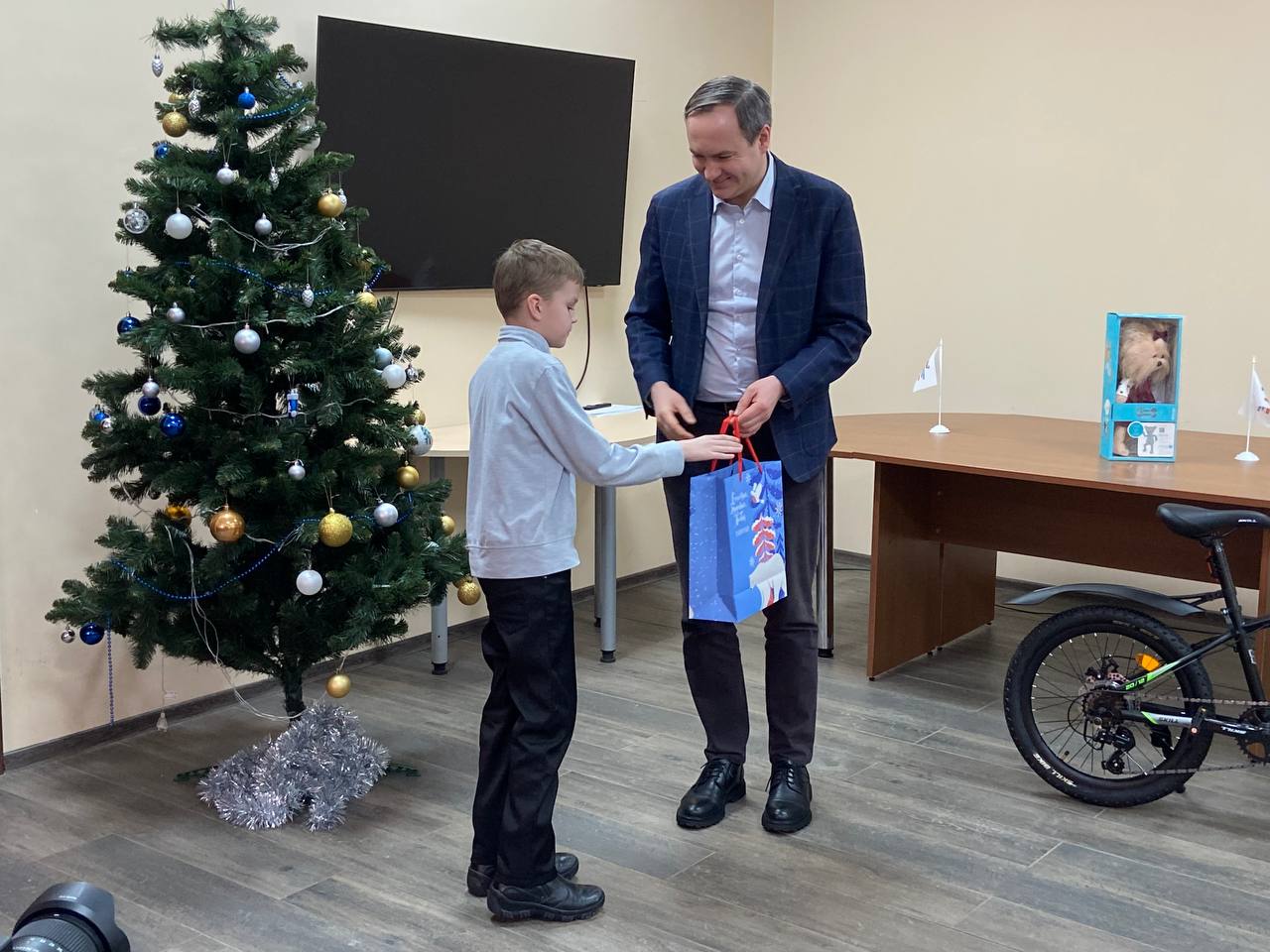 ​Исполнены новогодние мечты детей участников СВО из Ярославской области