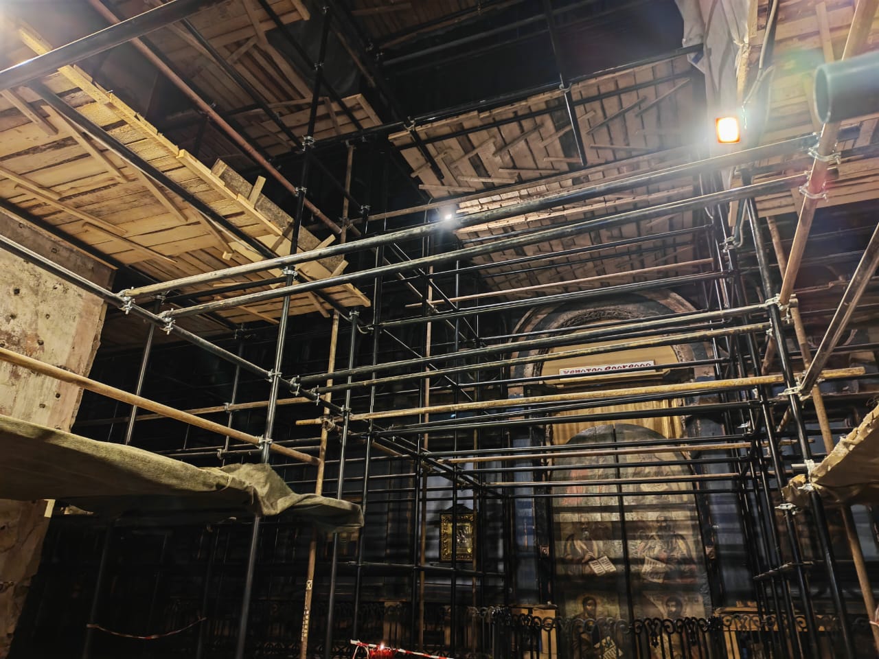 В Успенском соборе Ростовского кремля восстанавливают уникальные росписи