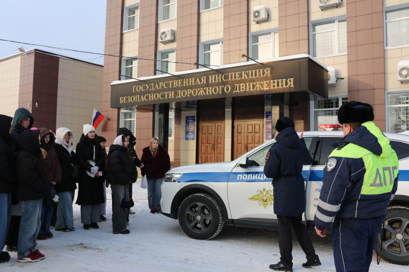 В Ярославле сотрудники полиции познакомили студентов со своей работой