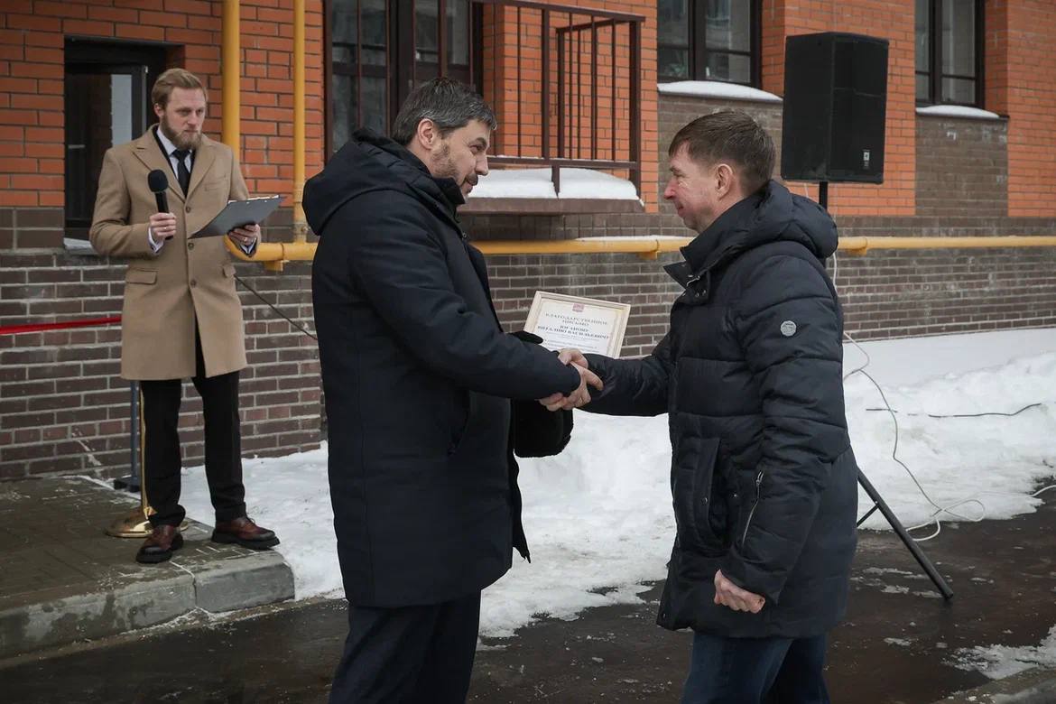 Жители аварийных домов Рыбинска получили ключи от новых квартир