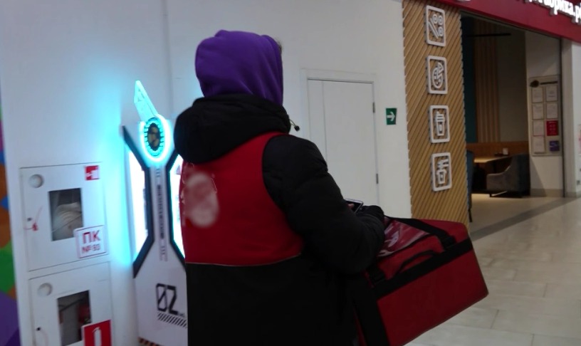 Ярославская журналистка попробовала себя в роли помощника курьера