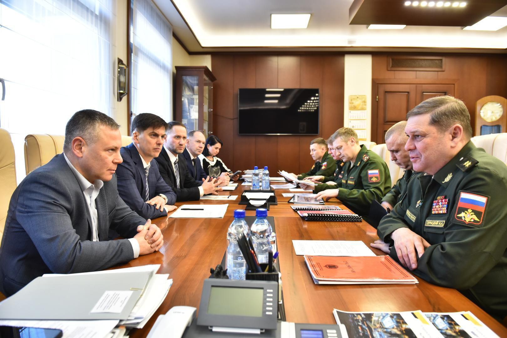 Губернатор Ярославской области и врио командующего войсками МВО обсудили вопросы поддержки участников СВО