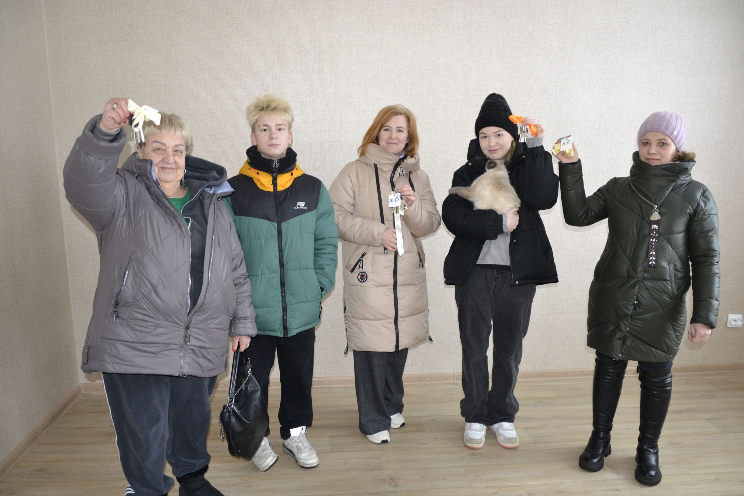 Жители аварийных домов в Рыбинском округе получили ключи от новых квартир