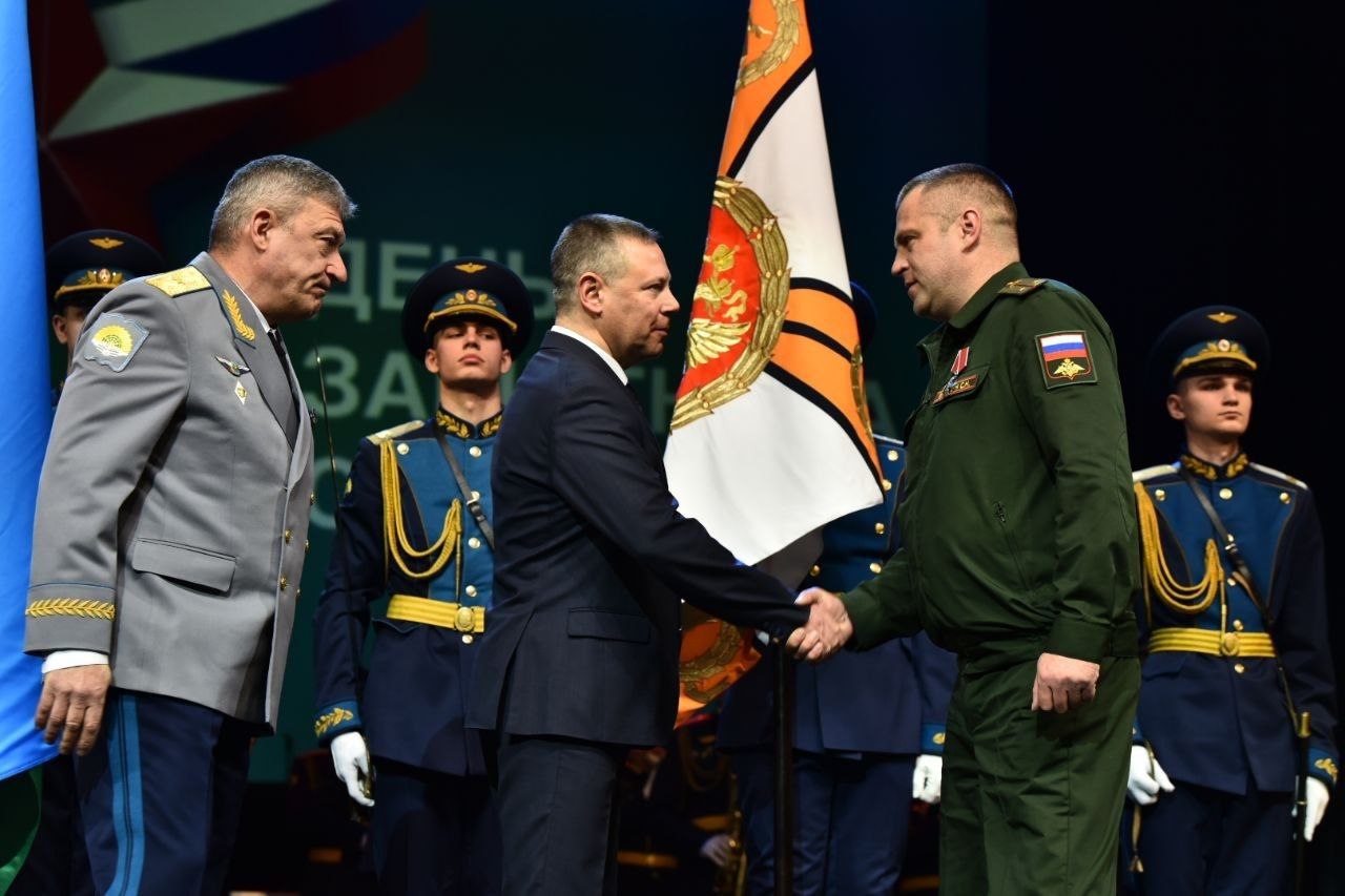 Церемония присвоения наименования «гвардейский» 299-му полку прошла в Ярославле