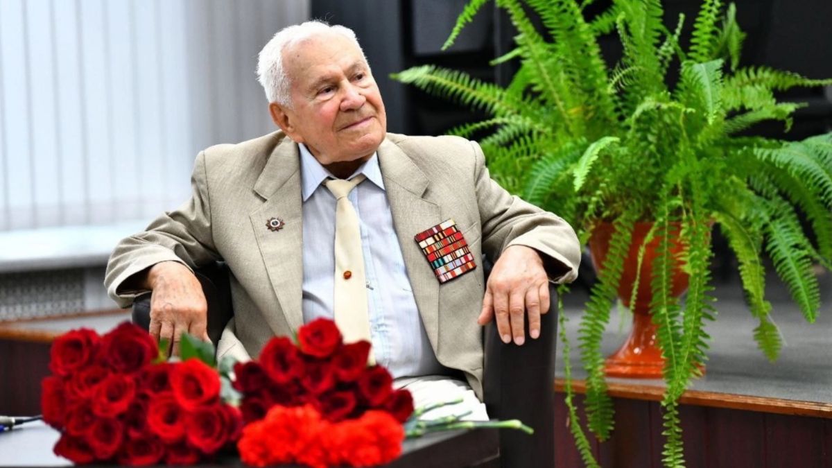 Ветеран Великой Отечественной войны, писатель, поэт и постоянный автор «Северного края» Михаил Пеймер отметил 103-летие