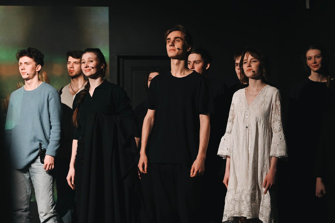 Студенты Ярославского театрального института представили спектакль по историям участников СВО