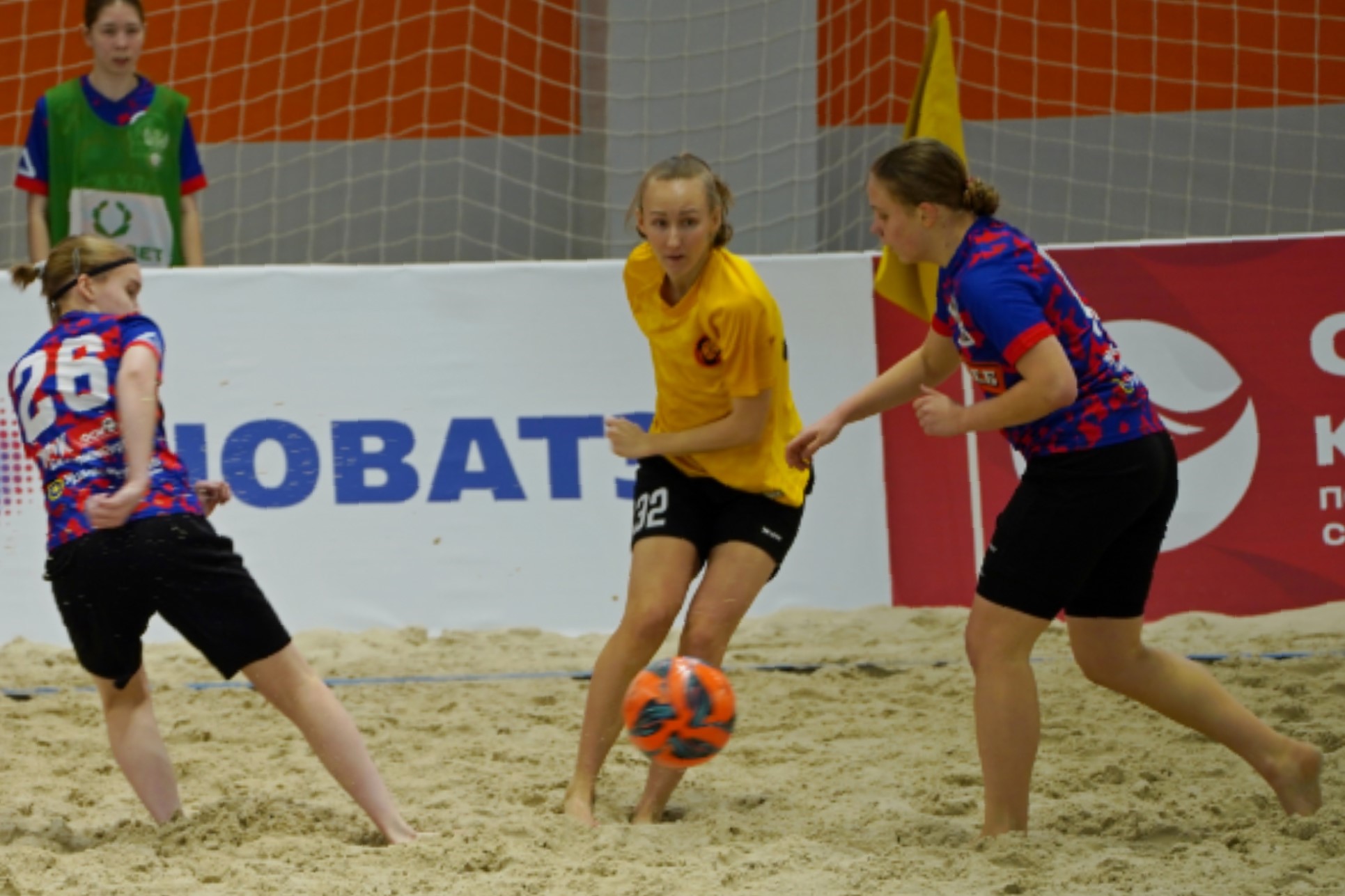 Женский Кубок России по пляжному футболу стартовал в Ярославле