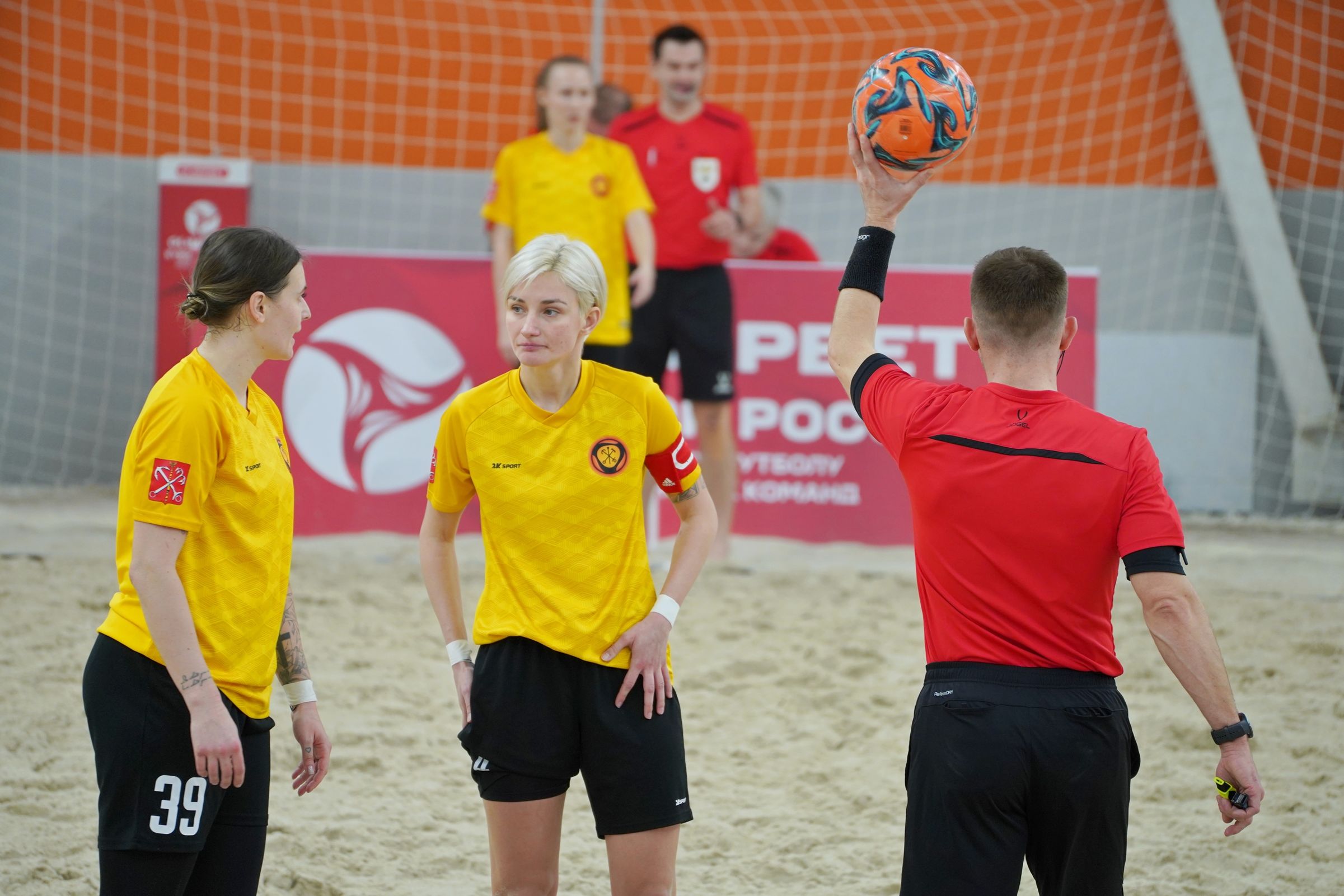 Женский Кубок России по пляжному футболу стартовал в Ярославле