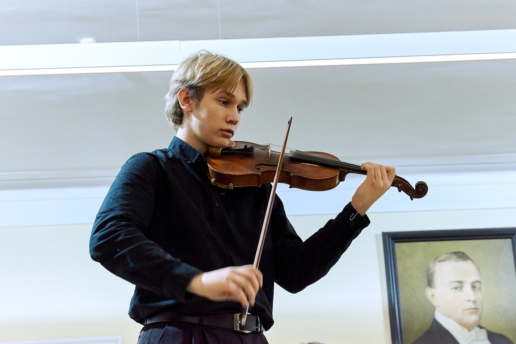 Юные музыкальные таланты ярославии продолжают делиться историями своего пути к искусству